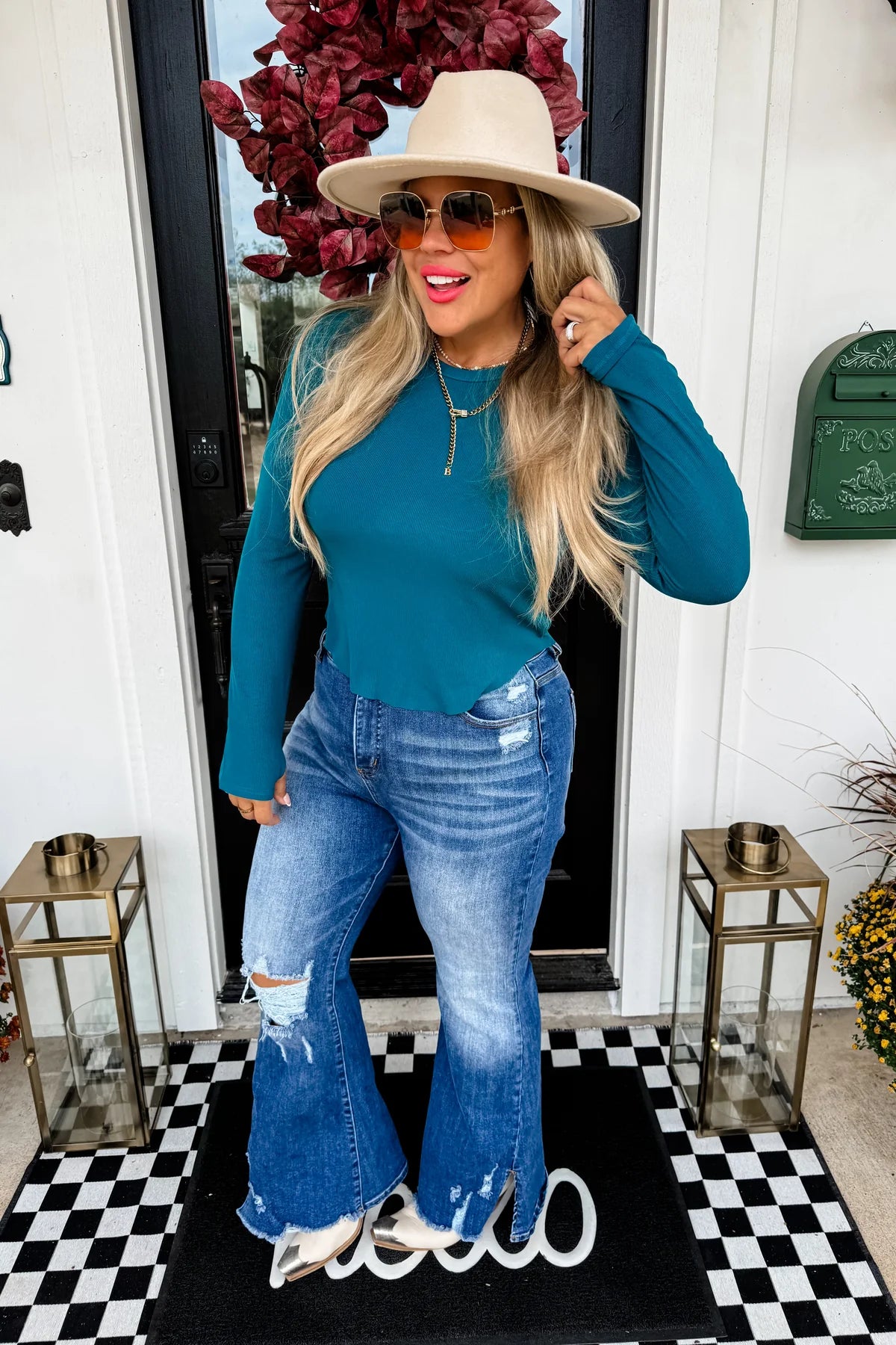 ELENA CURVE HEM RIBBED TOP